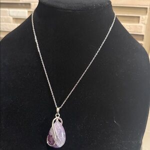 Chic Silver and Purple Teardrop Necklace